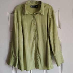 💙 Maggie Barnes button-down blouse. Size 1X